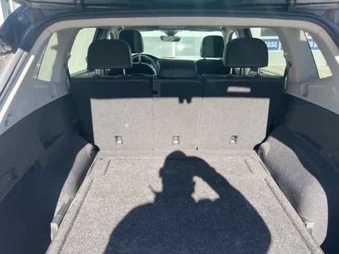 Certified 2022 Volkswagen Tiguan SE w/ Panoramic Sunroof Package image 17