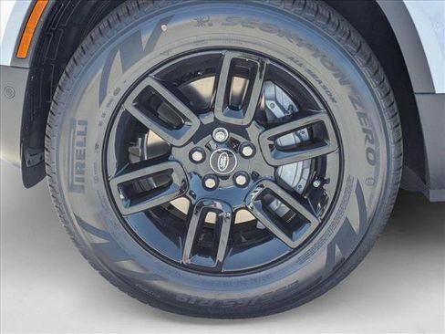 New 2025 Land Rover Defender 110 S image 10