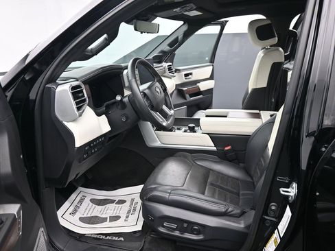 Used 2023 Toyota Sequoia Capstone image 17