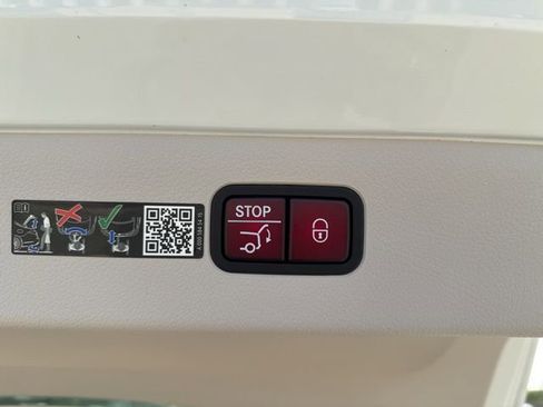 Used 2022 Mercedes-Benz EQS 450+ Sedan image 10