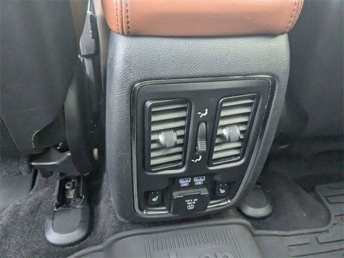 Used 2017 Jeep Grand Cherokee Summit w/ Platinum Series Group image 25