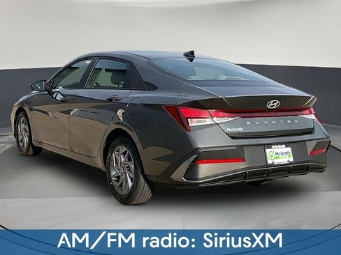 Used 2024 Hyundai Elantra SEL FWD image 5