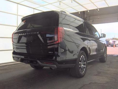 Used 2025 Ford Expedition Max Platinum AWD/4WD image 3