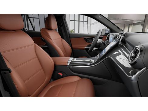 Used 2026 Mercedes-Benz GLC 300 4MATIC image 4