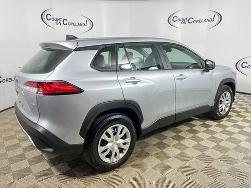 Certified 2023 Toyota Corolla Cross L image 7