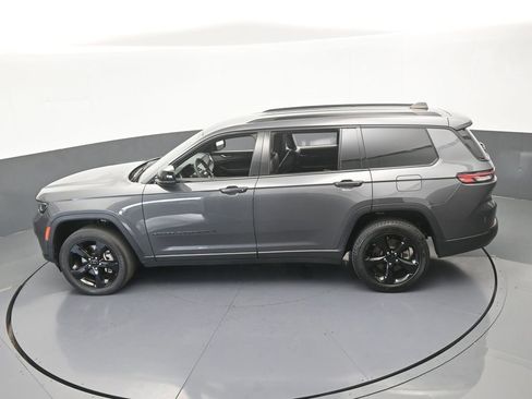 Used 2023 Jeep Grand Cherokee L Laredo image 47