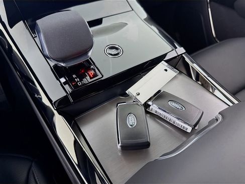 Used 2025 Land Rover Range Rover Sport Dynamic SE AWD/4WD image 17