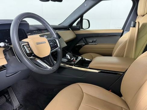 Used 2025 Land Rover Range Rover Sport SE AWD/4WD image 6