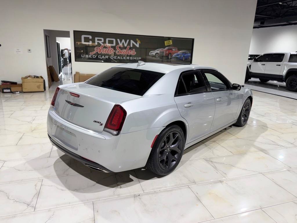 Used 2023 Chrysler 300 S RWD image 8