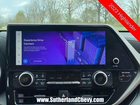 Used 2023 Toyota Highlander XLE image 26