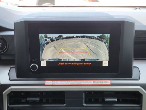 Certified 2025 Toyota Tacoma SR5 AWD/4WD image 17
