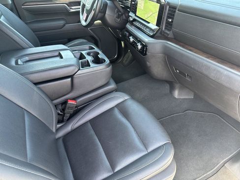 Used 2025 GMC Sierra 1500 SLT RWD image 29