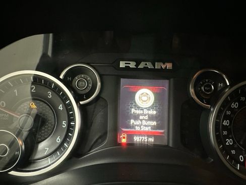 Used 2019 RAM 1500 Big Horn RWD image 42