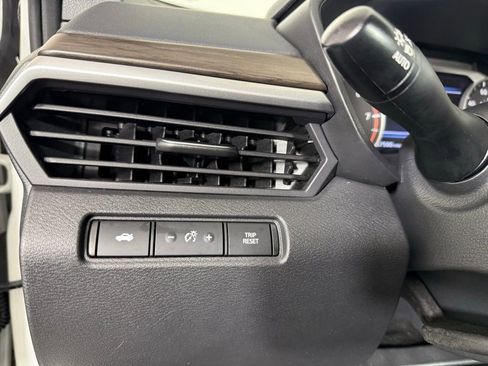 Used 2024 Nissan Altima 2.5 SV image 19