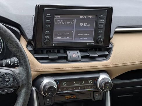 Used 2021 Toyota RAV4 XLE w/ Convenience Package FWD image 15