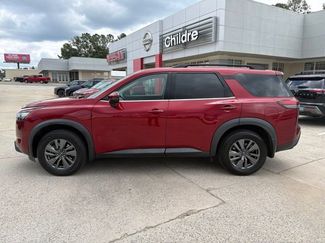 Used 2024 Nissan Pathfinder SV FWD video 1