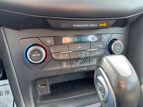 Used 2016 Ford Focus SE image 15