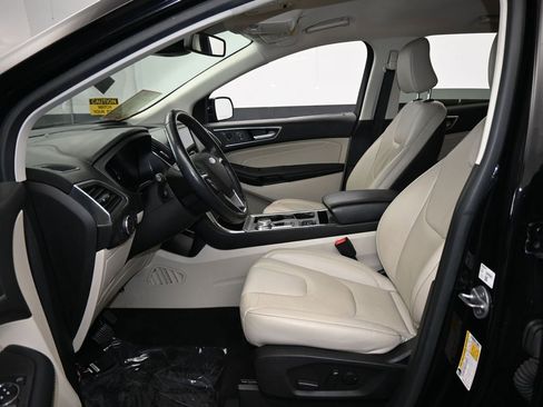 Used 2022 Ford Edge Titanium image 11