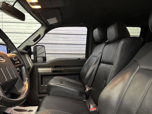 Used 2014 Ford F350 Lariat w/ Lariat Interior Package image 19
