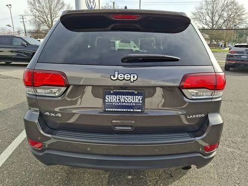 Used 2021 Jeep Grand Cherokee Laredo image 5