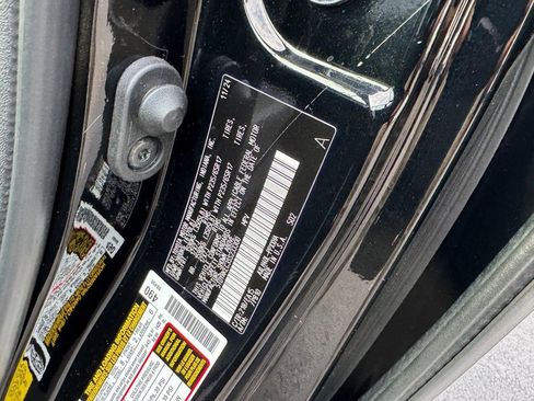 Used 2025 Toyota Sienna XLE image 24