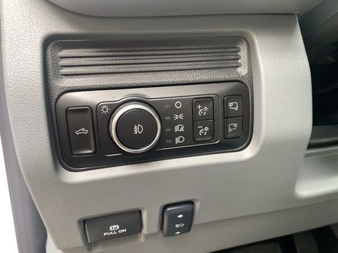 New 2026 Ford F550 4x4 Supercab Super Duty w/ XLT Value Package image 12