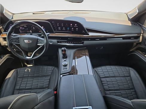 Used 2023 Cadillac Escalade Sport Platinum w/ LPO, ONYX Package AWD/4WD image 9