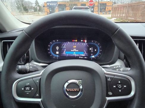 Used 2023 Volvo XC60 B5 Core image 39