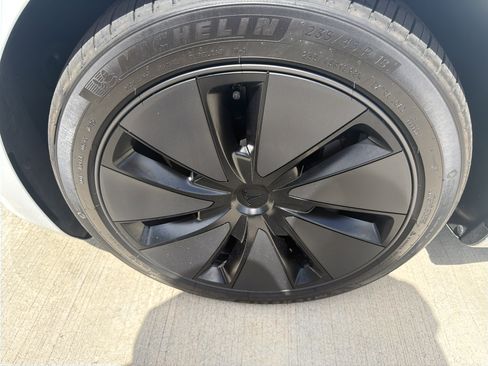 Used 2025 Tesla Model 3 Long Range RWD image 4
