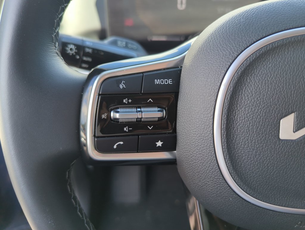 Used 2025 Kia Sorento S w/ Panoramic Sunroof Package FWD image 22