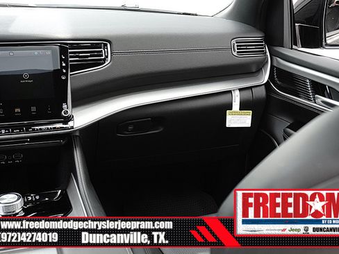 New 2026 Jeep Grand Wagoneer 2WD w/ Premium Group I image 38