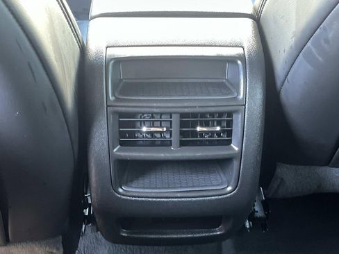 Certified 2022 Cadillac XT5 Premium Luxury image 18