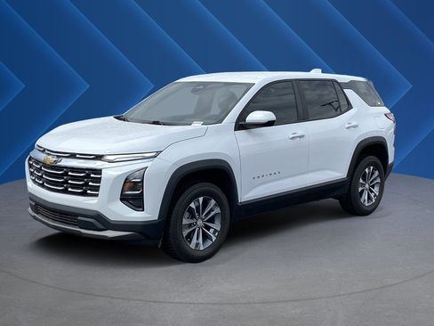 Used 2025 Chevrolet Equinox LT FWD image 7