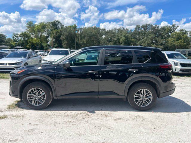 Used 2024 Nissan Rogue S AWD/4WD image 16