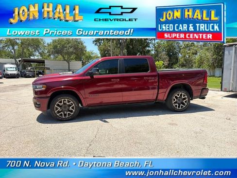 Used 2025 RAM 1500 Laramie AWD/4WD image 4