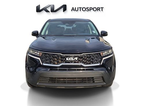 Used 2023 Kia Sorento LX FWD image 2