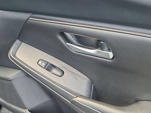 Used 2025 Nissan Sentra SV FWD image 34