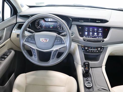 Used 2023 Cadillac XT5 Premium Luxury FWD image 12