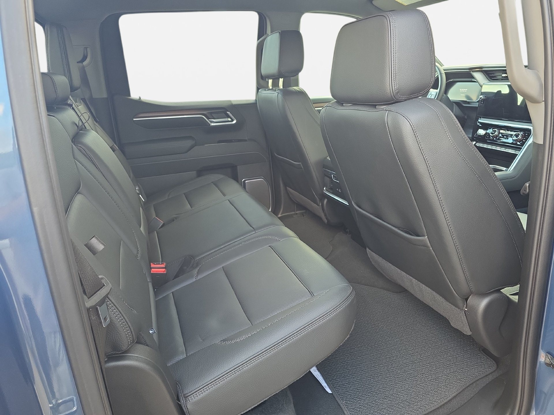 Used 2026 GMC Sierra 1500 Denali w/ Technology Package AWD/4WD image 11