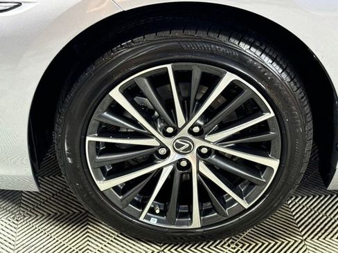 New 2025 Lexus ES 350 w/ Premium Package image 11