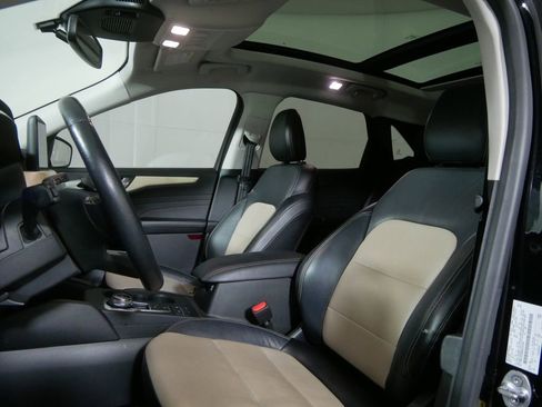 Used 2021 Ford Escape Titanium w/ Titanium Elite Package AWD/4WD image 12