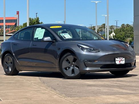Used 2023 Tesla Model 3 Standard Range RWD image 2