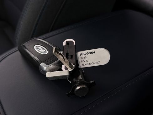 Used 2025 Ford Maverick XLT w/ XLT Luxury Package FWD image 28