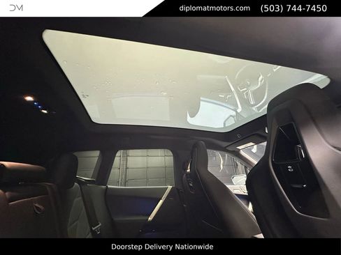 Used 2025 BMW iX xDrive50 w/ Premium Package image 22