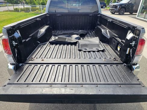 Used 2021 Toyota Tacoma TRD Off-Road AWD/4WD image 13