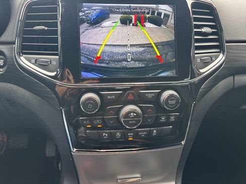 Used 2021 Jeep Grand Cherokee Laredo X RWD image 31