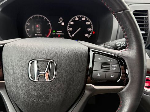 Used 2025 Honda Odyssey Sport-L image 17