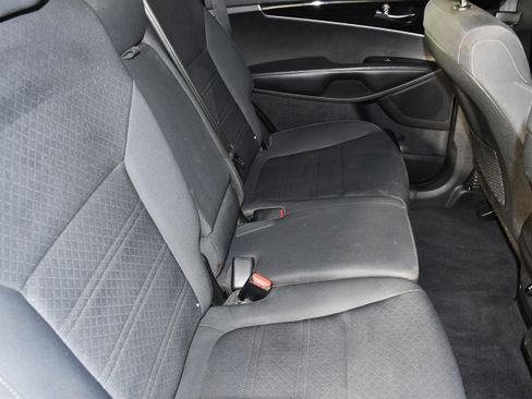 Used 2019 Kia Sorento FWD w/ LX Convenience Package image 43