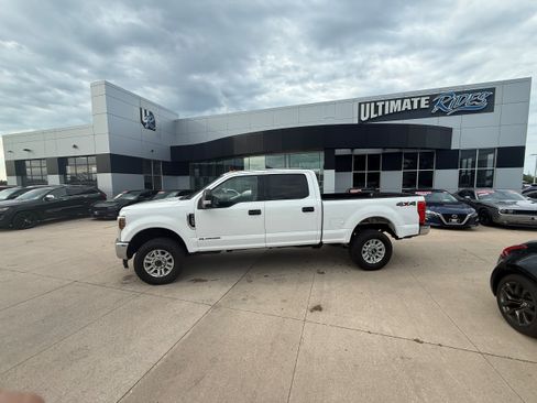 Used 2019 Ford F250 XLT AWD/4WD image 2