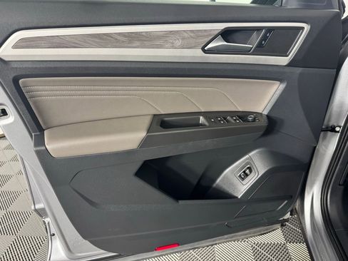 Used 2022 Volkswagen Atlas Cross Sport SE image 7